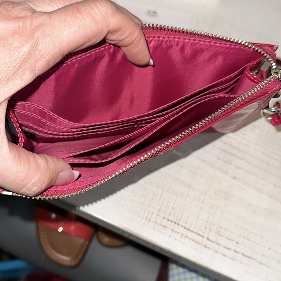 Authentic COACH Julia wristlet zippy wallet rare pink raspberry patent leather - Picture 7 of 17